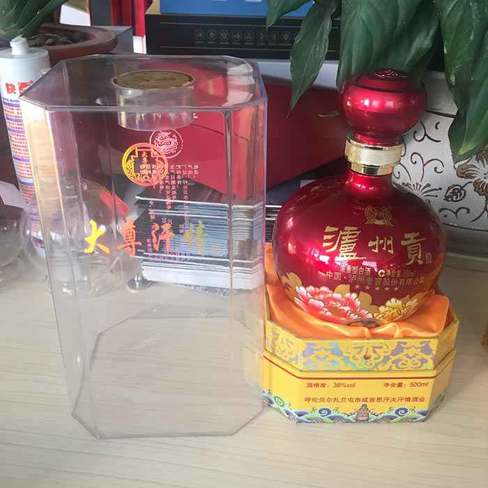 八(bā)角透(tòu)明罩